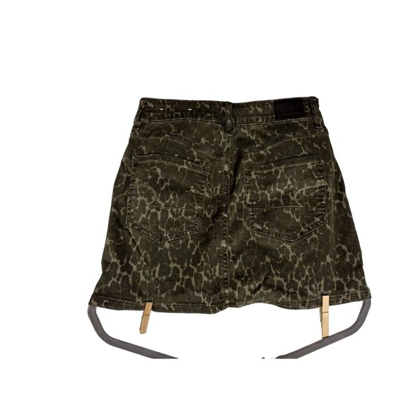 American Eagle Next Level Stretch Green Camo Mini Skirt Size 2‎ - Picture 2 of 4